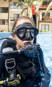 SDI-Diver-in-Pool-Photo-2