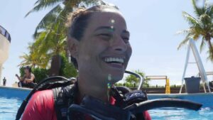 SDI-Diver-in-Pool-Smiling-Photo