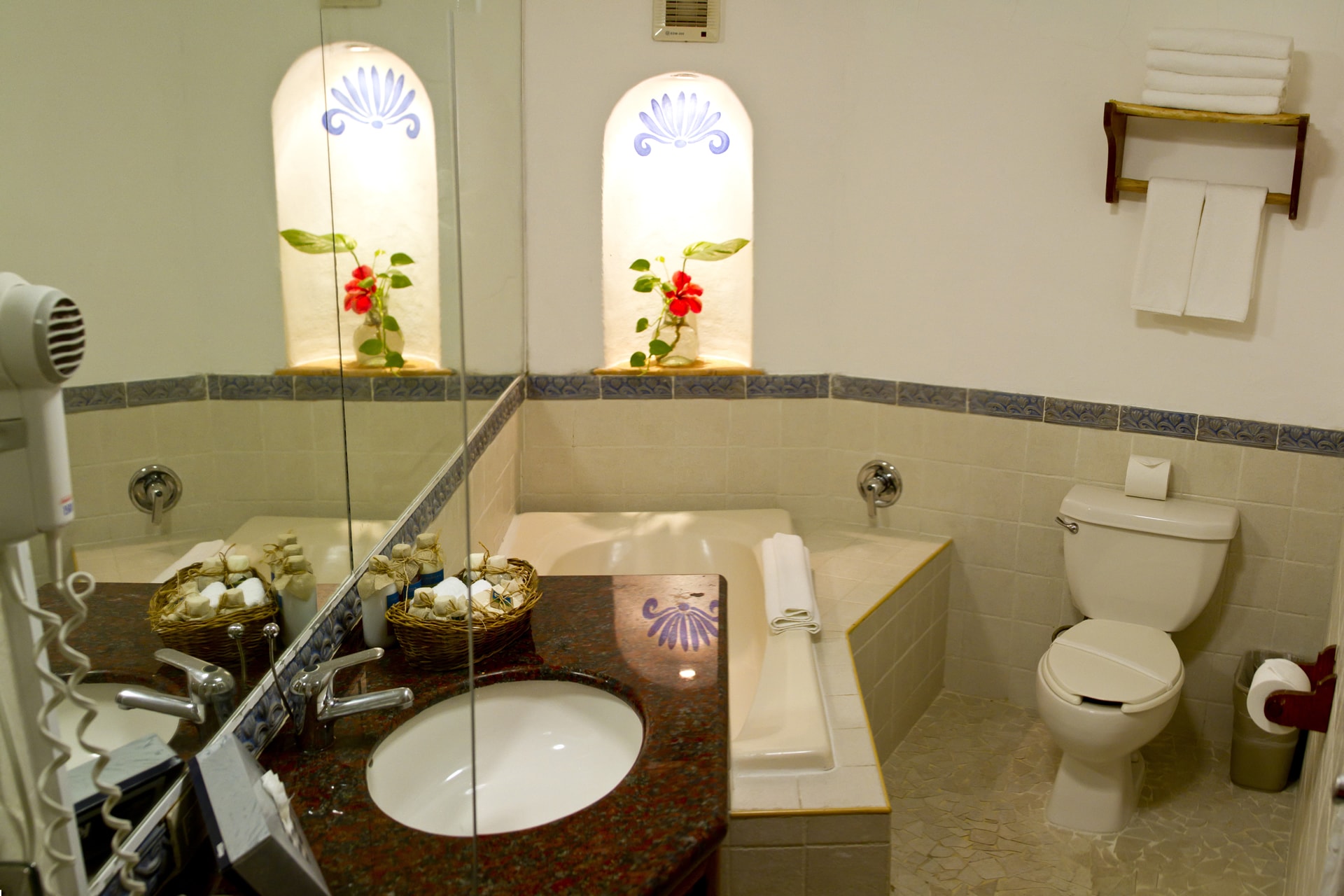 Deluxe Bathroom